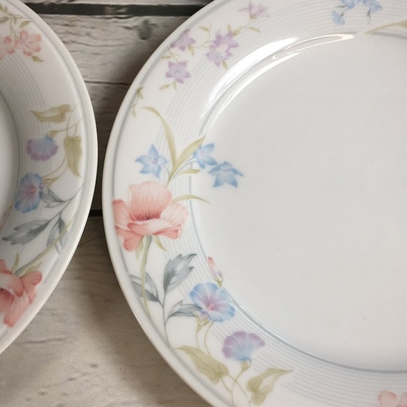 4 Limoges American 7 5/8" Salad Plates Flowers‎ Pattern Fine Porcelain China - Picture 3 of 6